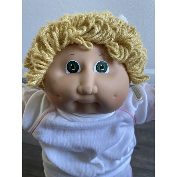 1982 cabbage patch doll Hong Kong Green Eyes Blonde With Sister 2015 EUC - Picture 3 of 14